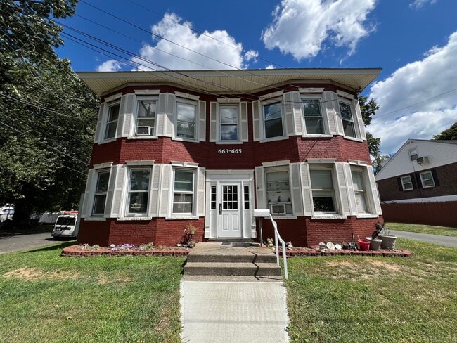 Building Photo - 663 Naugatuck Ave Unit 3 Rental