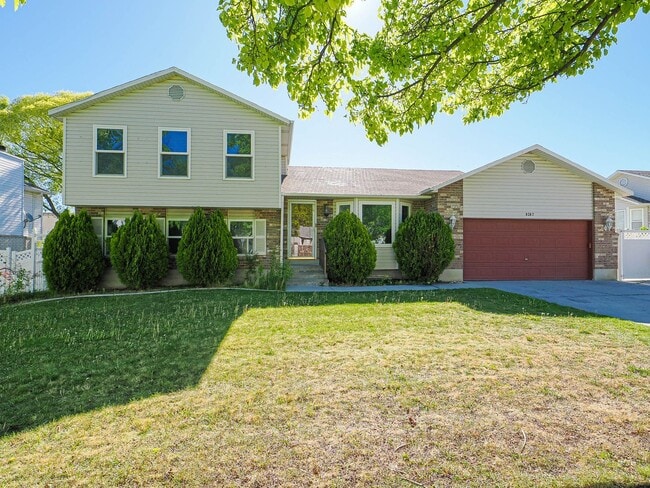 Building Photo - Beautiful House in West Jordan