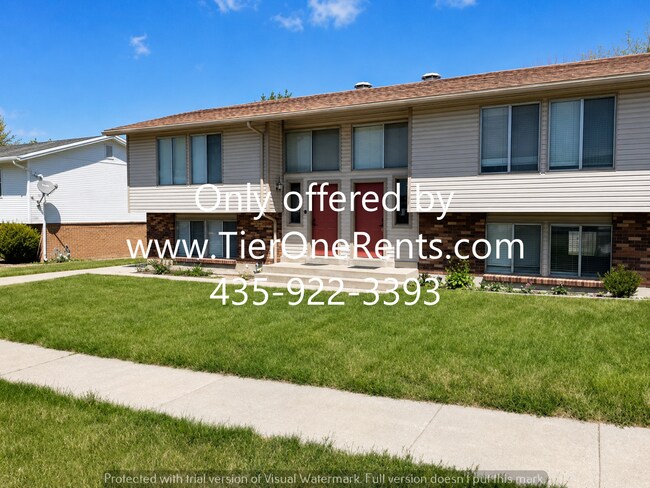 This property offers a NO DEPOSIT option available for qualified renters!
