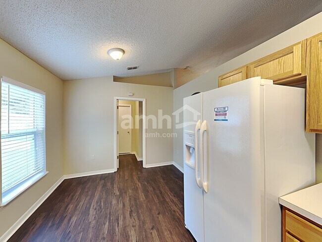 Photo - 4045 Half Moon Cir