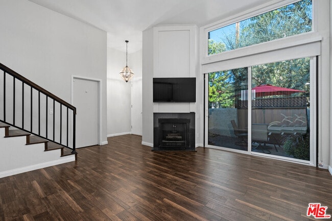 Building Photo - 6225 Shoup Ave Unit 109