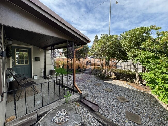 Photo - Historical furnished house in uptown Butte