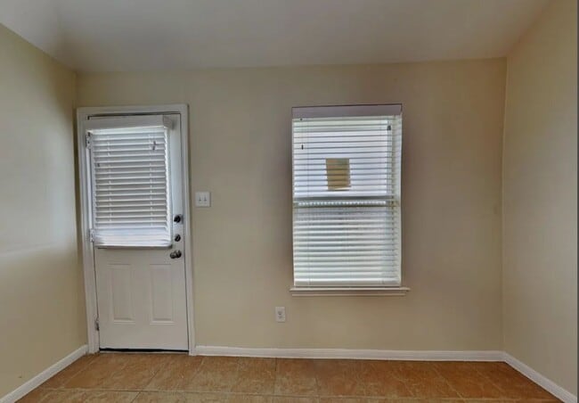 Photo - 19235 Sandelford Dr
