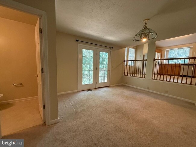 Photo - 45586 Curley Ct