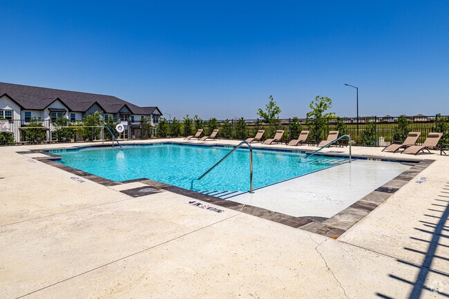 Pool - The Townhomes at Monticello