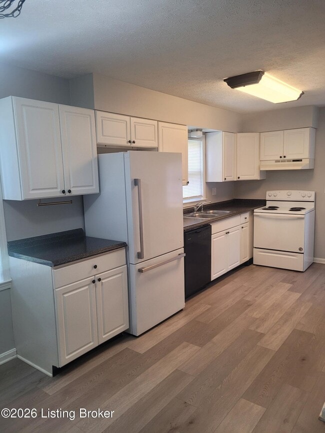 Photo - 304 S Evergreen Rd