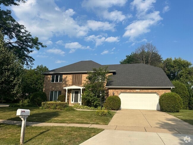 Building Photo - 1055 Knollwood Ln Rental