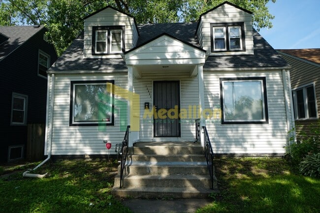 Building Photo - Updated 3-Bedroom Home with Spacious Kitchen