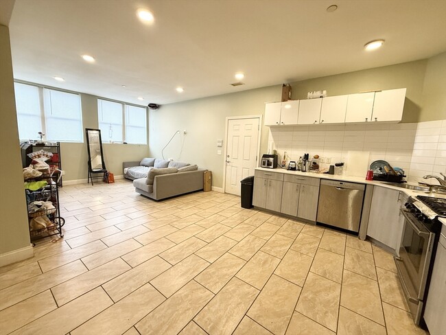 Photo - 299 Dudley St Unit 1