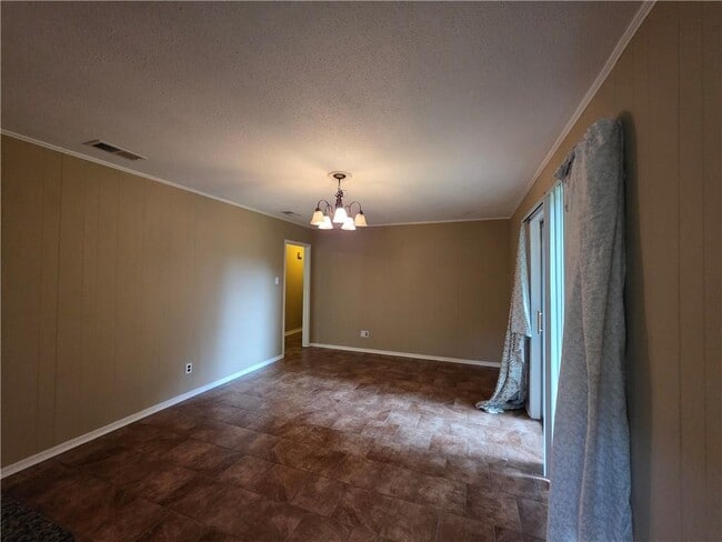 Photo - 521 Evergreen Rd
