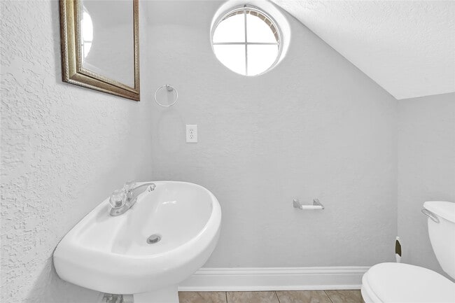 Building Photo - 2801 Carrolton St Unit 4