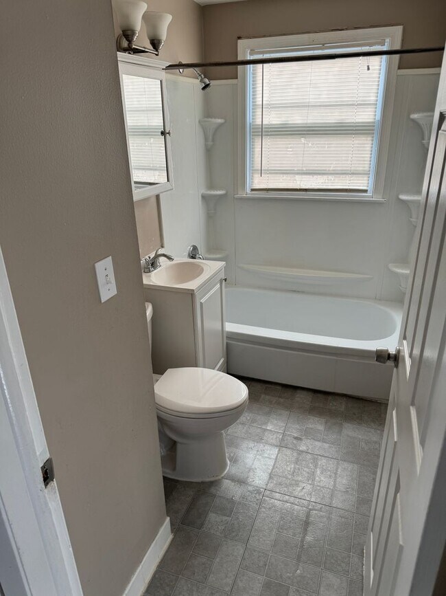 Photo - 8039-8041-8041 W Beckett Ave Unit 8041 Upper