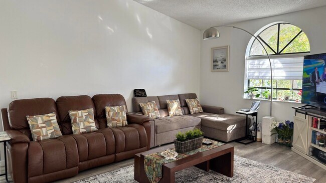5267 Europa Dr Unit N