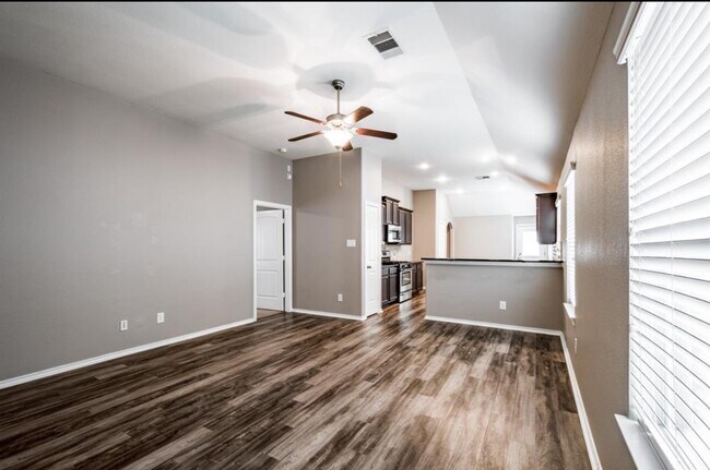 Photo - 8314 Broadleaf Ave