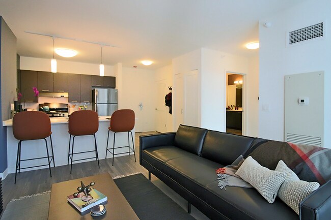 Photo - 641 N Wells St