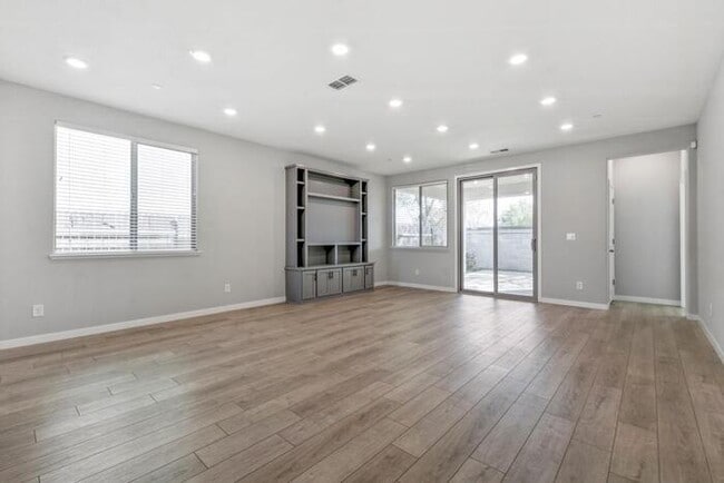 Photo - Beautiful Former Model Home For Rent! All the upgrades!