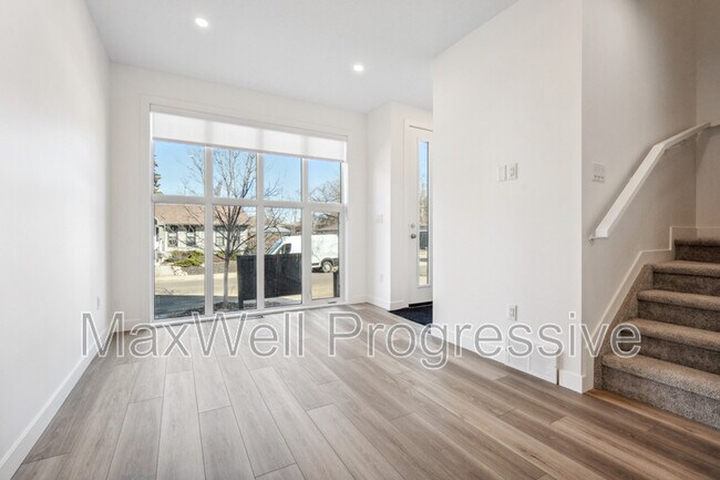 Photo - 9121-9165 65 Ave NW