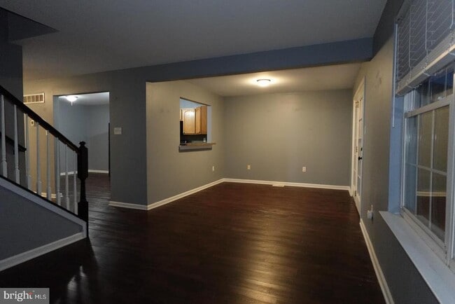 Photo - 737 Seminary St