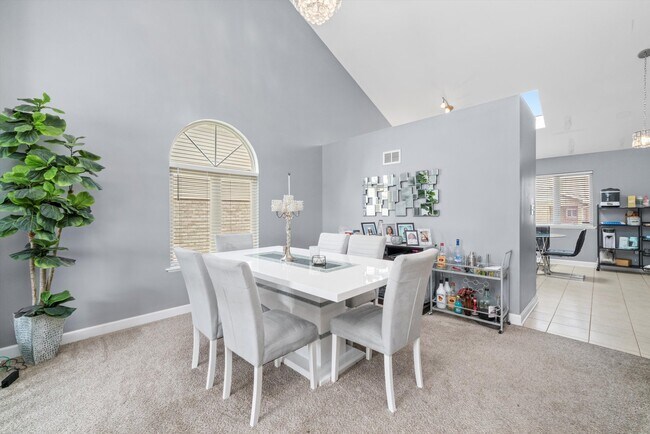 Photo - 3118 145th St