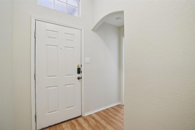 Photo - 410 S Water Ln