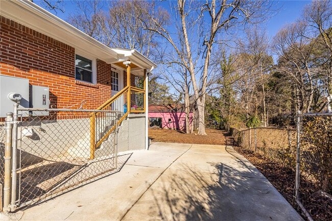 Photo - 1122 Elaine Dr