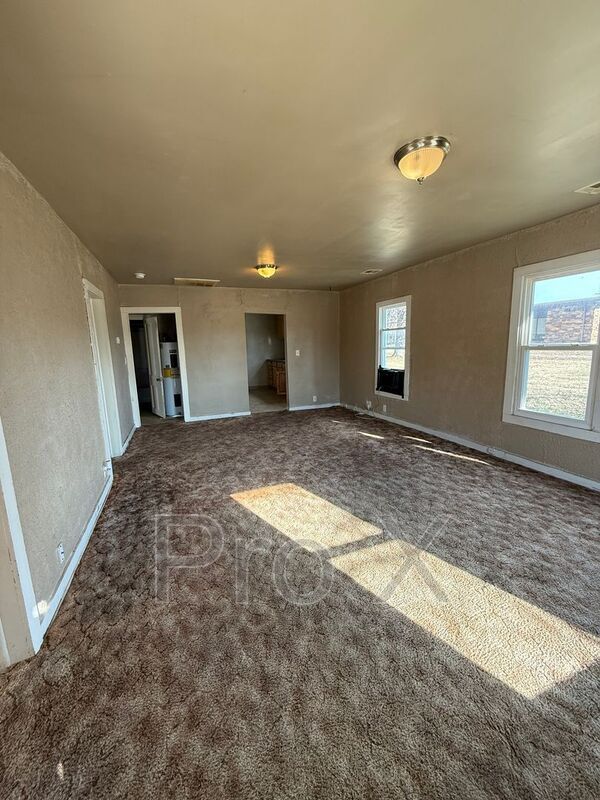 Photo - 308 W 10th St