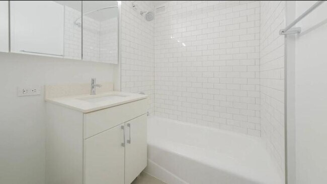 Photo - 475 9th Ave Apartment Unit 7V
