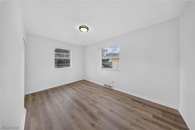 Photo - 1095 St Michaels Ave