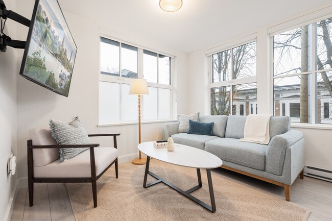 Building Photo - 1716 Napier St