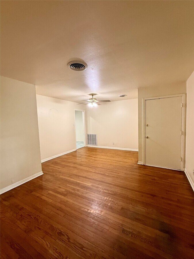 Photo - 7018 Alder Dr