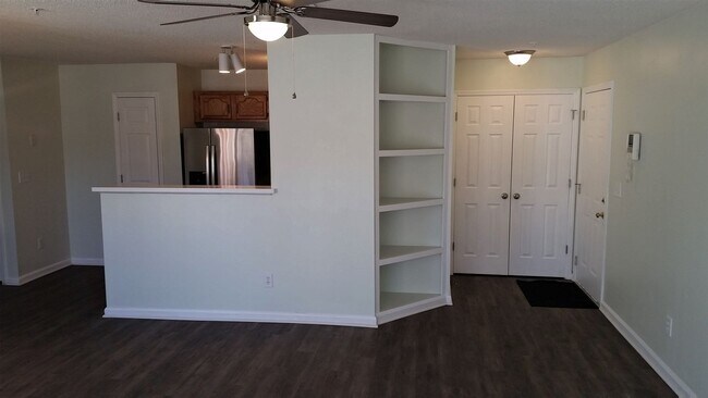 Photo - 214 Quietwood Dr