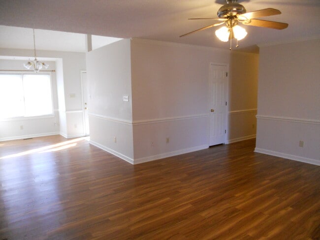 Photo - 226 Ryan Way