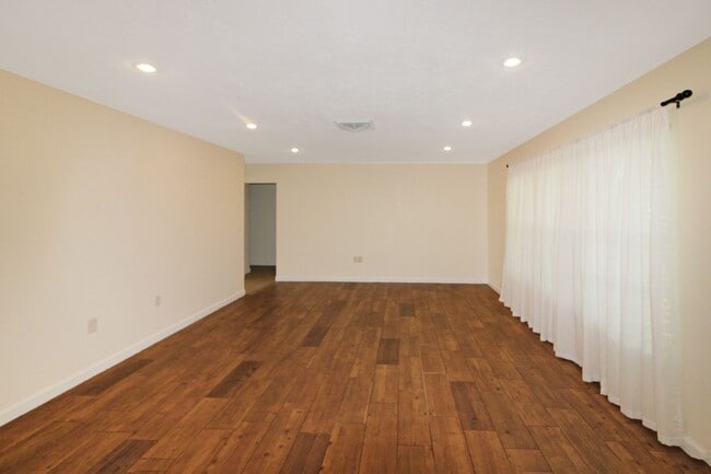 Photo - 1036 N Cypress Point Dr