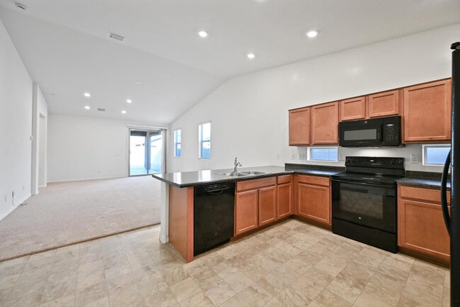 Photo - 1630 E Grove St