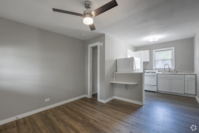 Interior Photo - The LUX Riverside