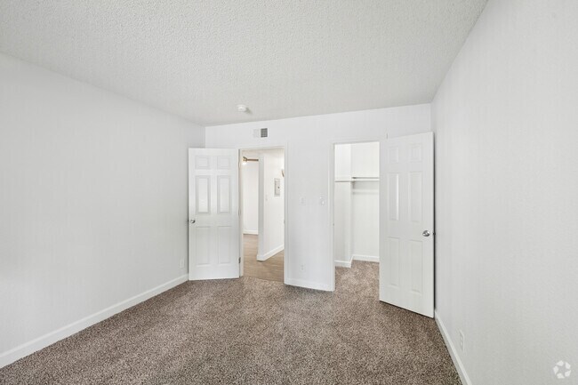 1BR, 1BA - 550SF - Bedroom