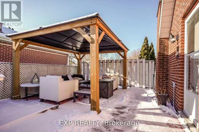 Photo - 130 Tremaine St