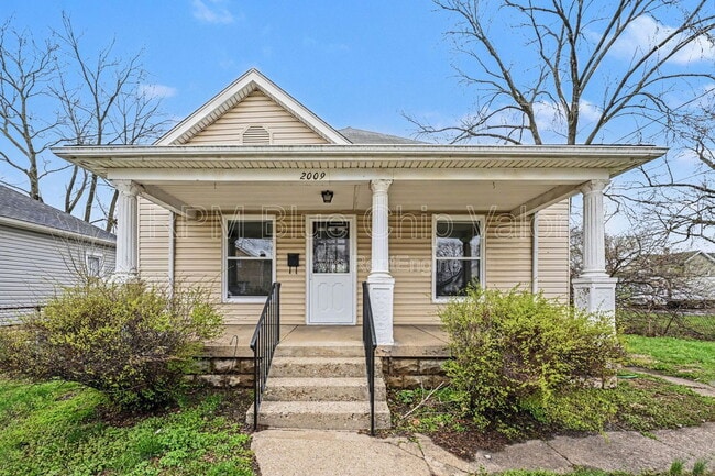 Building Photo - 2009 Linden Ave