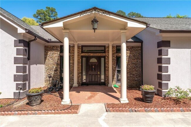 Photo - 2320 Copper Trail Ln NE