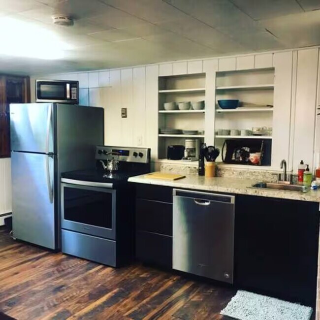 Photo - 2571 Van Buren Ave Unidad 2571 Downstairs Rental