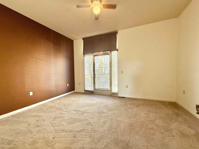 Photo - 449 Monroe Ave