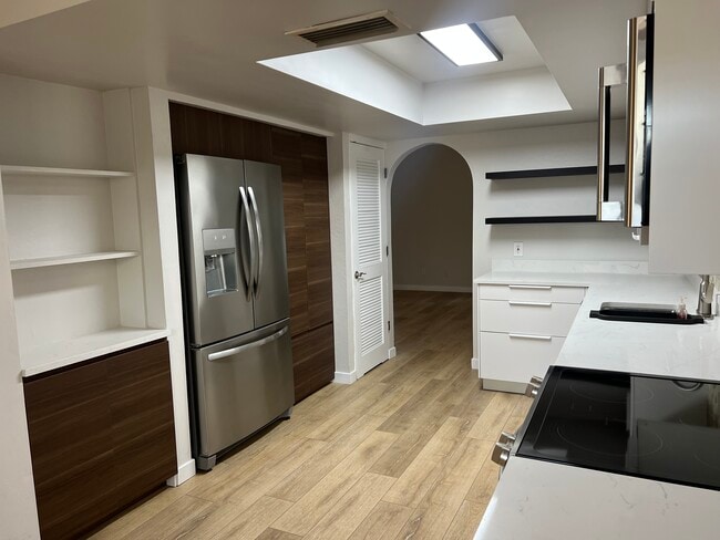 Photo - 8150 N Central Ave