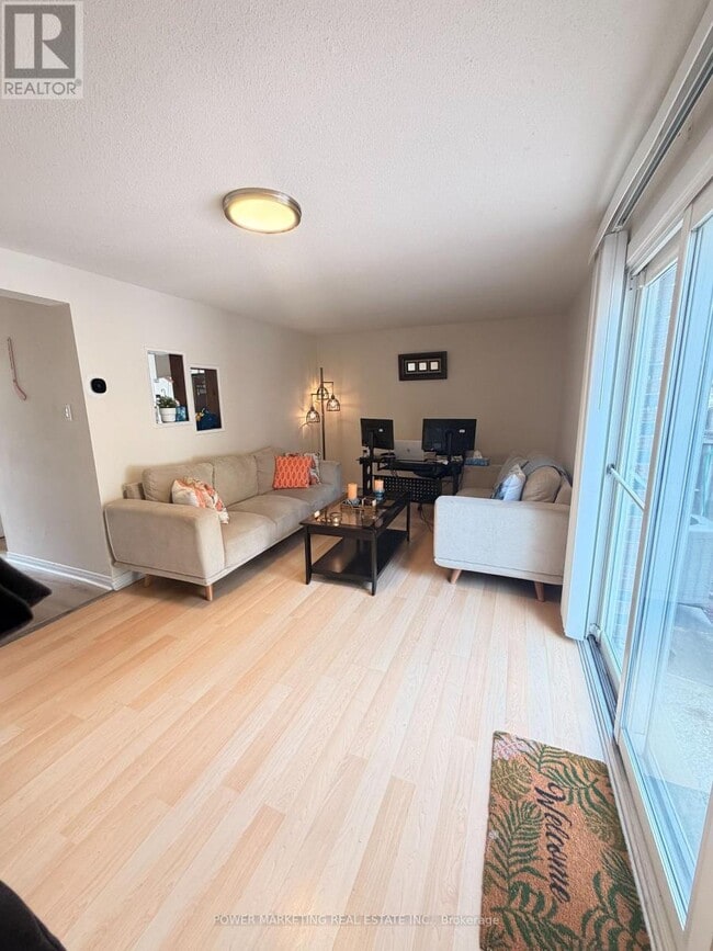 Photo - 1462 Heatherington Rd