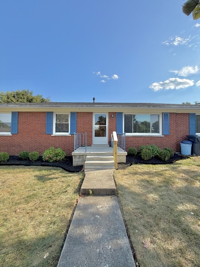 Building Photo - 520 Cricklewood Dr