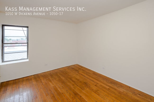 Photo - 1050 W Dickens Ave Unit 1050-17