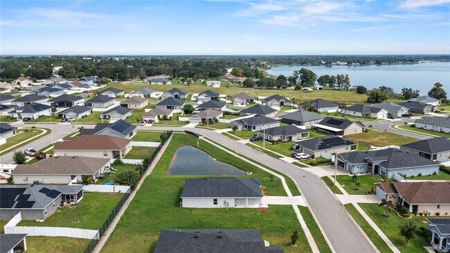 Photo - 961 Inverness Way