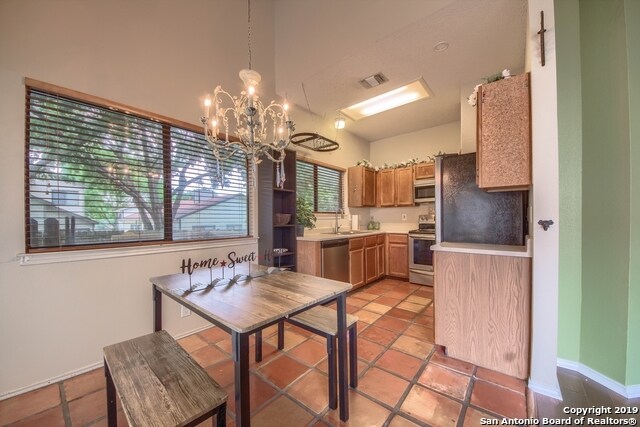 Photo - 5830 Spring Green