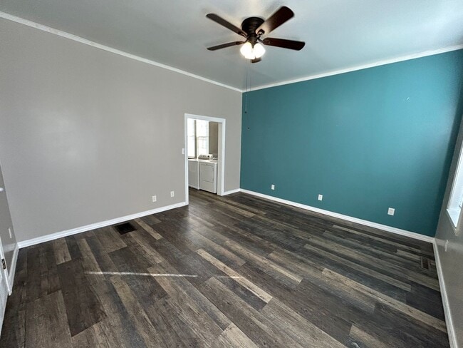 Photo - Nice-sized 3-bedroom 1-bath home with a la...