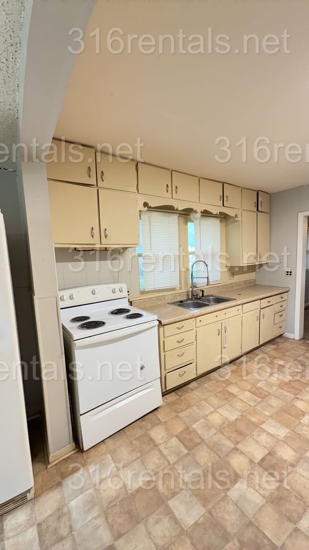 Photo - 805 S Alleghany St