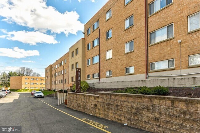 Photo - 6451 Oxford Ave Unidad 2B-A18